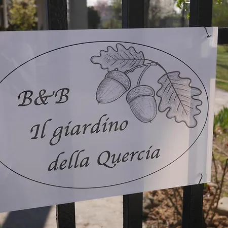 Il Giardino Della Quercia Bed & Breakfast Lungavilla