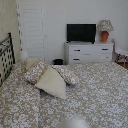 Bed & Breakfast Il Giardino Della Quercia Lungavilla