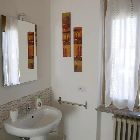 Bed & Breakfast Il Giardino Della Quercia Lungavilla